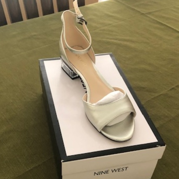 🌻 Nine West Volor Block-Heel Sandals 🌻 - Picture 8 of 8
